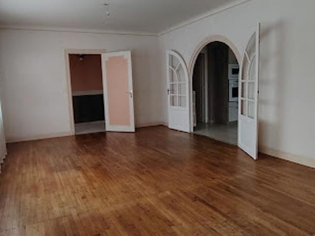 Vente Maison 6 pièces 118 m2 Airvault