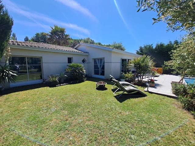 Vente Maison 6 pièces 118 m2 Saint Laurent d'Arce