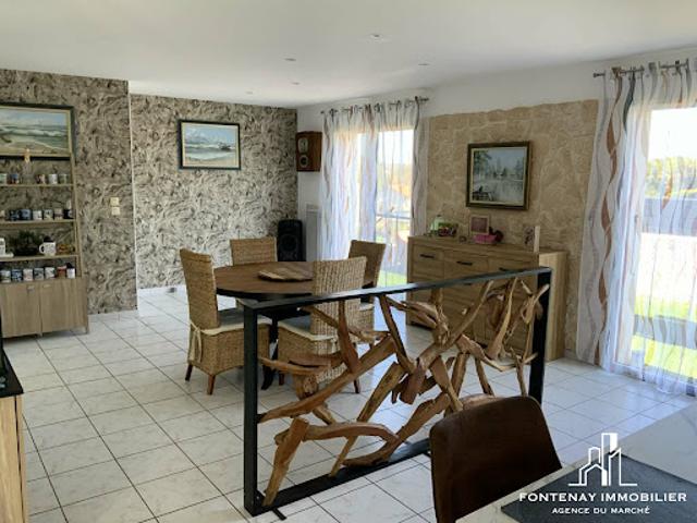 Vente Maison 6 pièces 111 m2 Fontenay le Comte