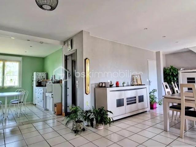 Vente Maison 6 pièces 111.67 m2 Chateaubourg