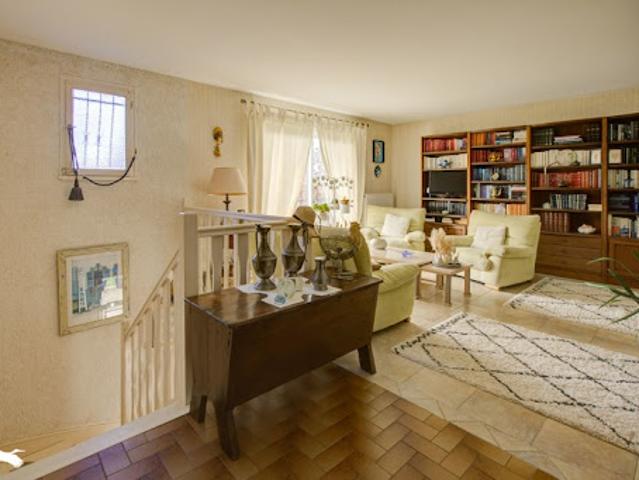 Vente Maison 6 pièces 126 m2 Saint Germain les Vergnes