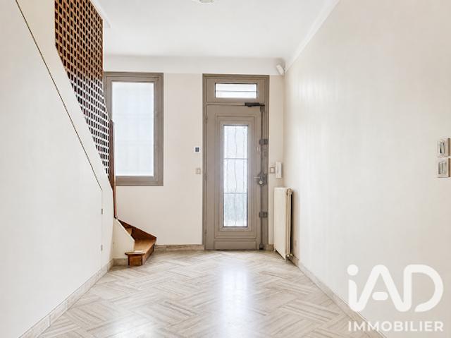 Vente Maison 6 pièces 127 m2 Le Mesnil le Roi