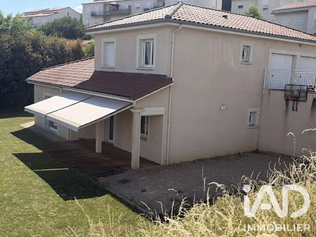 Vente Maison 6 pièces 121 m2 Saint Jean Bonnefonds