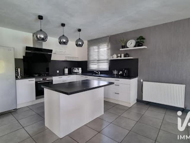 Vente Maison 6 pièces 122 m2 Bazac