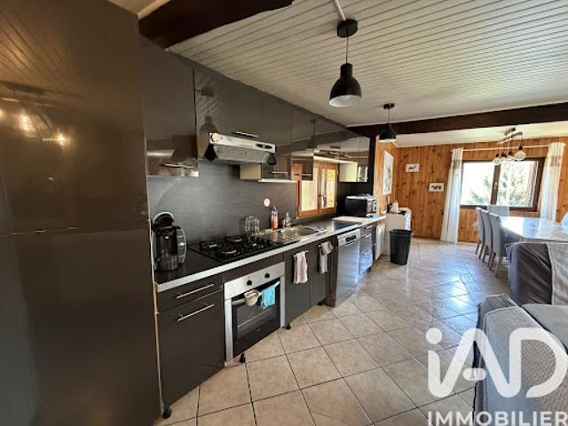 Vente Maison 6 pièces 122 m2 Larnat