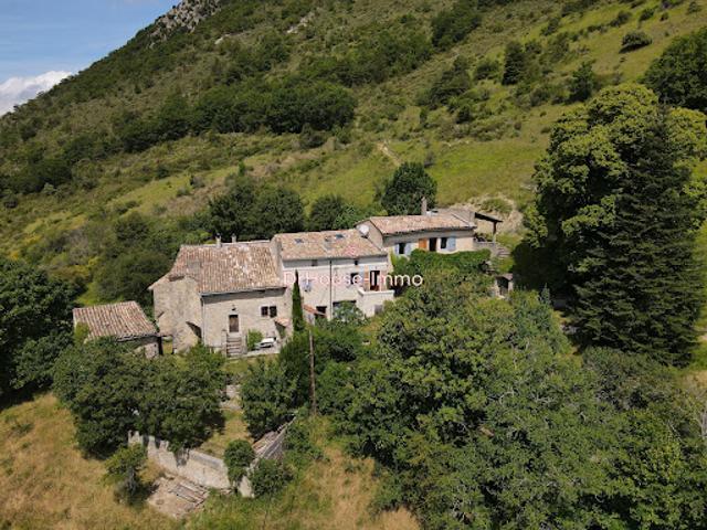 Vente Maison 6 pièces 134.57 m2 Eygluy Escoulin