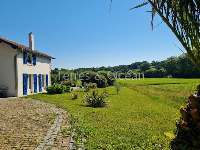 Vente Maison 6 pièces 135 m2 Bassussarry