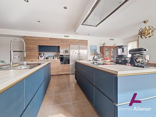 Vente Maison 6 pièces 135 m2 Le Barp