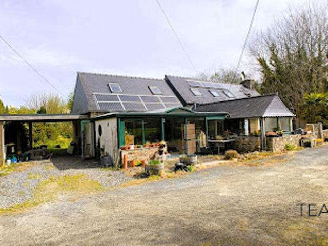 Vente Maison 6 pièces 135 m2 Ploumilliau