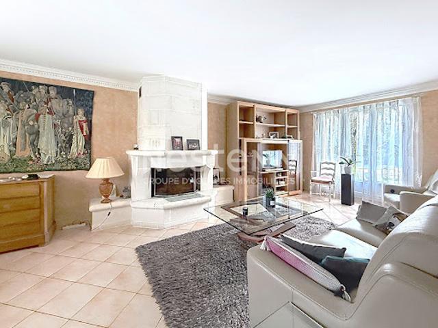 Vente Maison 6 pièces 136 m2 Montigny le Bretonneux