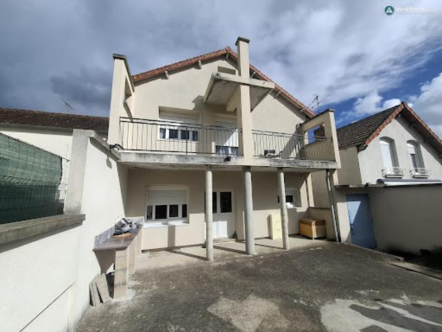 Vente Maison 6 pièces 136 m2 Montluçon