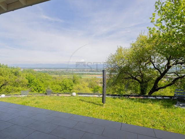 Vente Maison 7 pièces 136 m2 Charmes sur Rhône