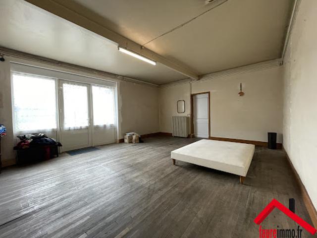 Vente Maison 6 pièces 136 m2 Saint Aulaire