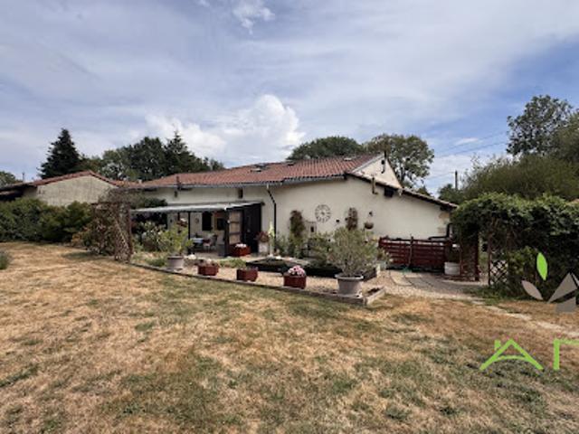 Vente Maison 6 pièces 136 m2 Saint Adjutory