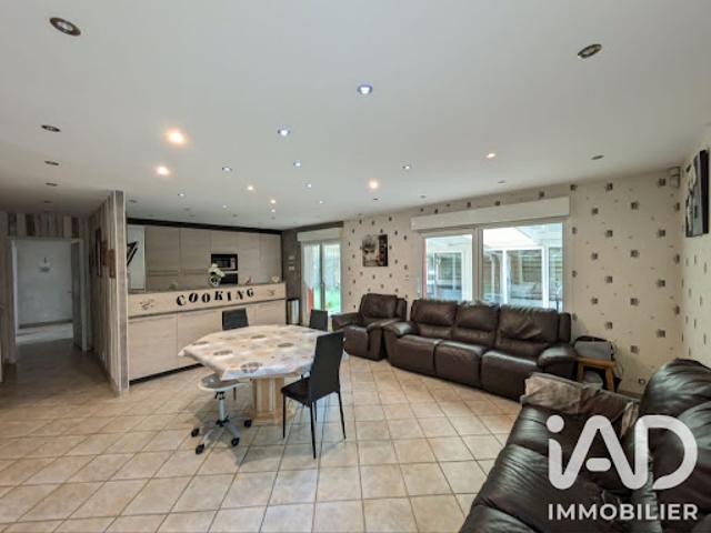 Vente Maison 6 pièces 137 m2 Neufchef
