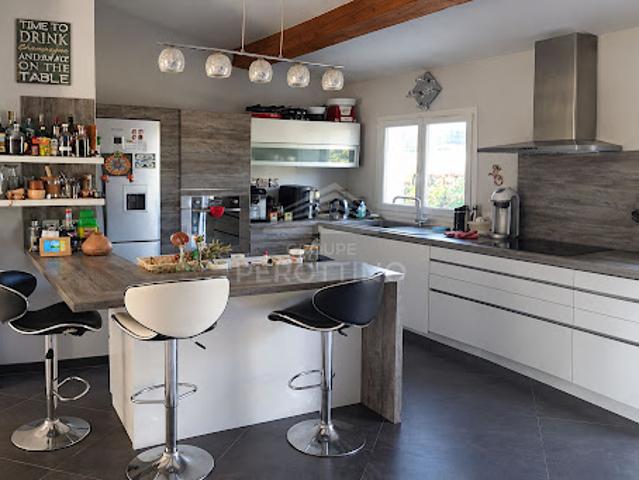 Vente Maison 6 pièces 137 m2 Cadolive