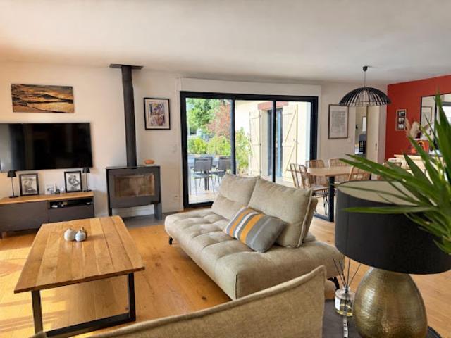 Vente Maison 6 pièces 137 m2 Saint Aubin de Médoc