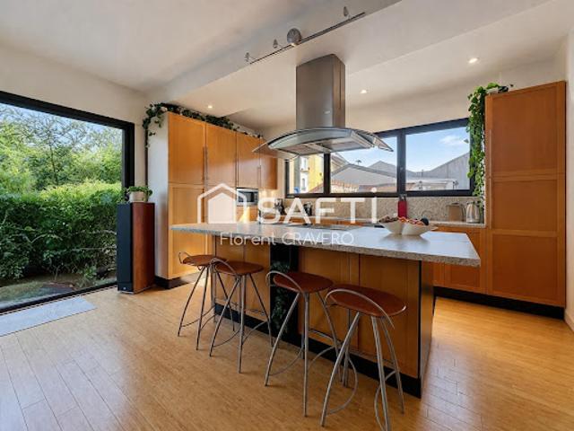 Vente Maison 6 pièces 139 m2 Montreuil