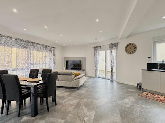 Vente Maison 6 pièces 140 m2 Neufchef