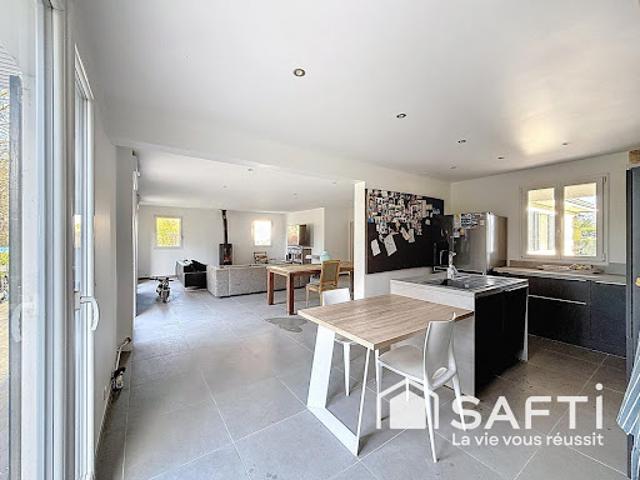 Vente Maison 6 pièces 130 m2 Lesigny