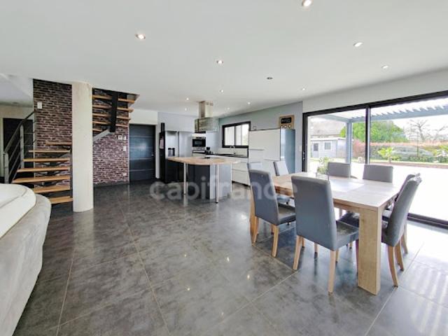 Vente Maison 6 pièces 130 m2 Saint Cyr
