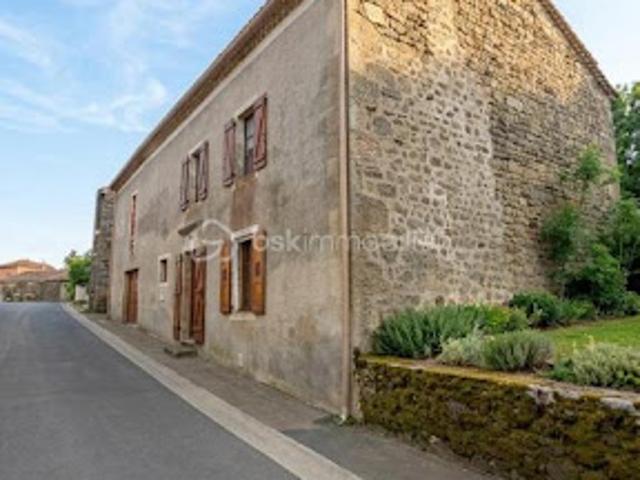 Vente Maison 6 pièces 130 m2 Saint Etienne du Vigan