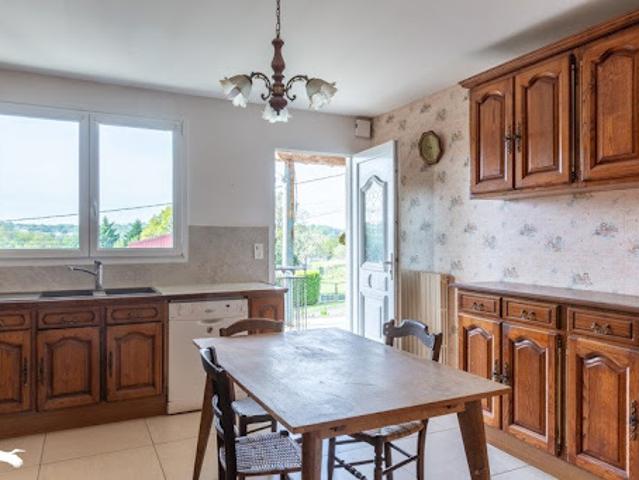 Vente Maison 6 pièces 131 m2 Lubersac