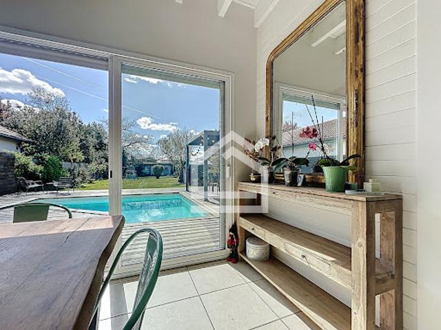 Vente Maison 6 pièces 132 m2 Merignac