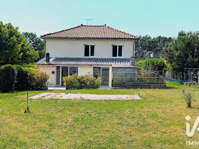 Vente Maison 6 pièces 132 m2 Montendre