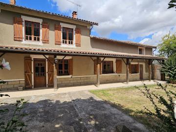 Vente Maison 6 pièces 132 m2 Saint Macoux