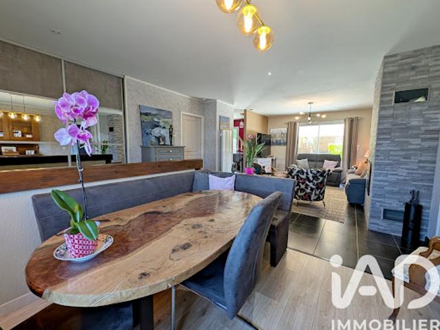 Vente Maison 6 pièces 133 m2 Le Magny