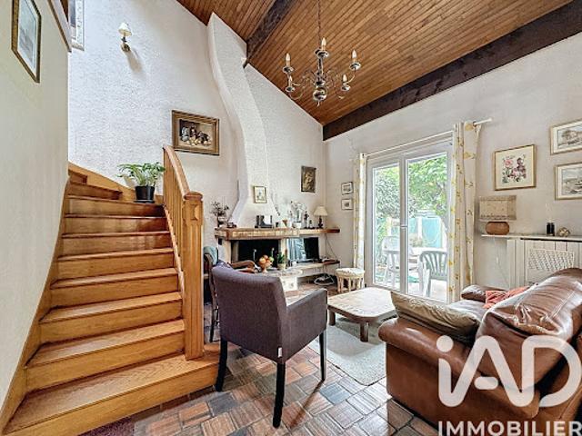 Vente Maison 6 pièces 133 m2 Le Mesnil le Roi