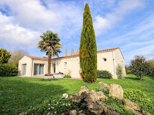 Vente Maison 6 pièces 144 m2 Geay