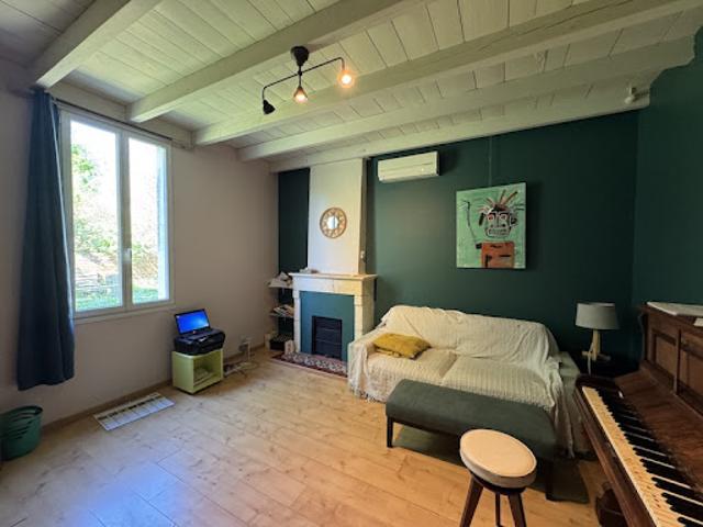 Vente Maison 6 pièces 144 m2 Saint Aigulin