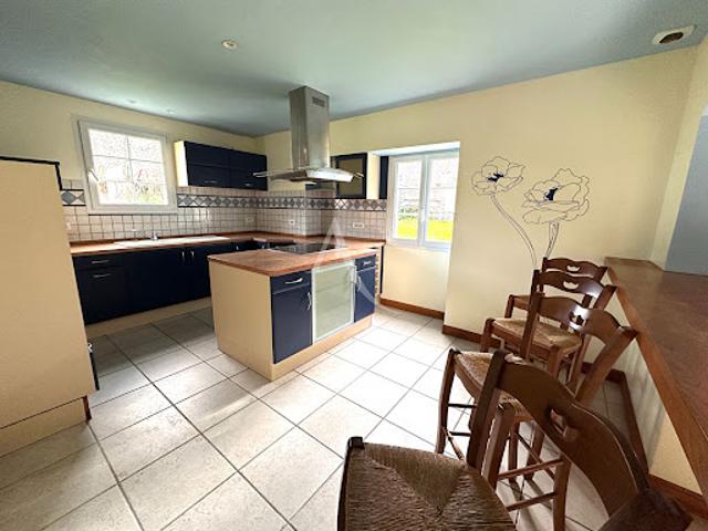 Vente Maison 6 pièces 144 m2 Saint Césaire