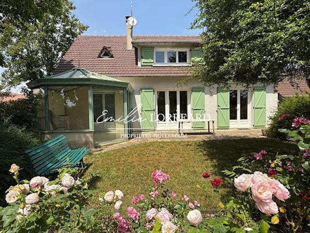 Vente Maison 6 pièces 145 m2 Neuville sur Sarthe