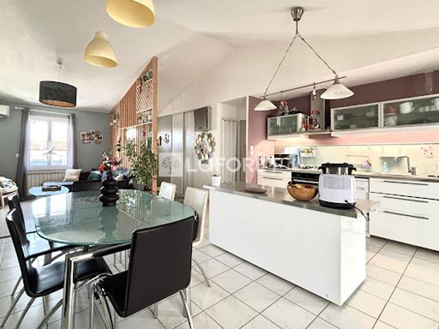 Vente Maison 6 pièces 145 m2 Nieul lès Saintes