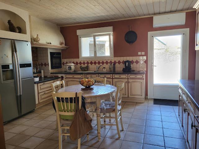 Vente Maison 6 pièces 145 m2 Airvault