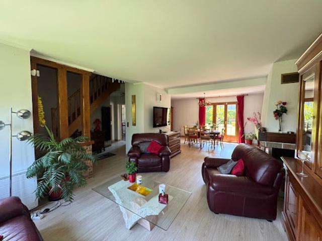 Vente Maison 6 pièces 145 m2 Emerainville