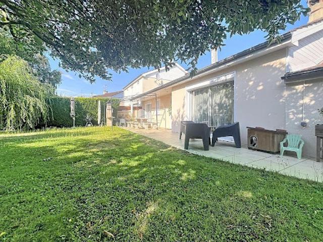 Vente Maison 6 pièces 145 m2 Le Mesnil Saint Denis