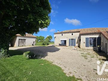 Vente Maison 6 pièces 145 m2 Saint Macoux