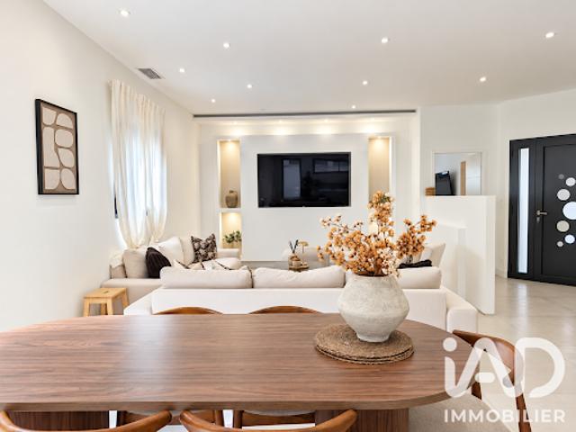 Vente Maison 6 pièces 145 m2 Saint Seurin sur l'Isle