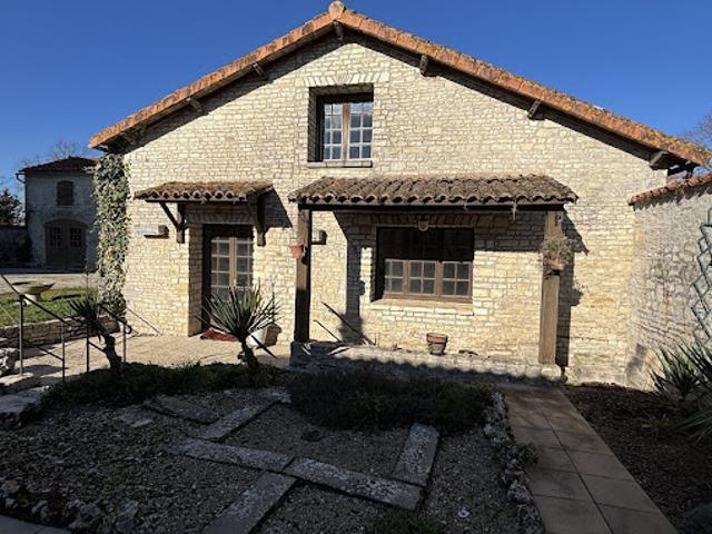 Vente Maison 6 pièces 146 m2 Aigre