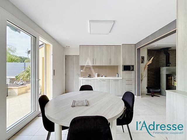 Vente Maison 6 pièces 146 m2 L'Huisserie