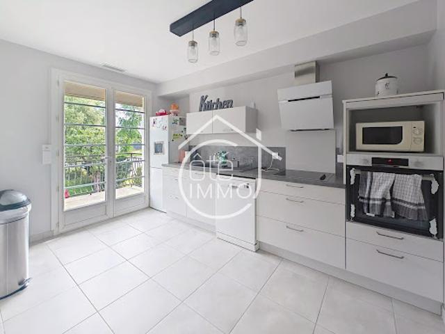 Vente Maison 6 pièces 146 m2 Saint Laurent des Vignes