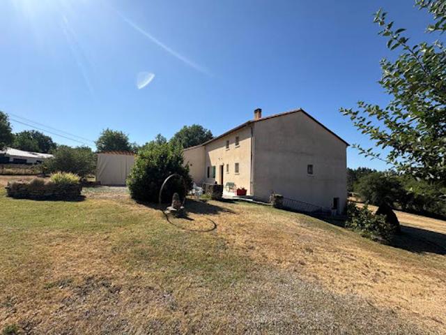 Vente Maison 6 pièces 147 m2 Auriac du Périgord