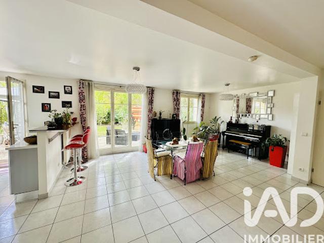 Vente Maison 6 pièces 147 m2 Saint Arnoult en Yvelines
