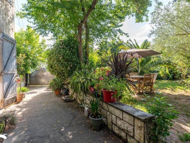 Vente Maison 6 pièces 147 m2 Sainte Bazeille