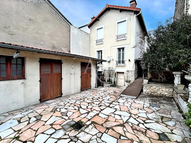 Vente Maison 6 pièces 147 m2 Vitry sur Seine