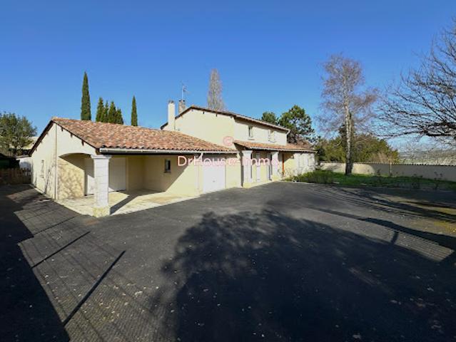 Vente Maison 6 pièces 148 m2 Montmoreau Saint Cybard